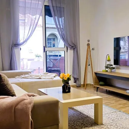 Papu's Home, Center 2br Tirana