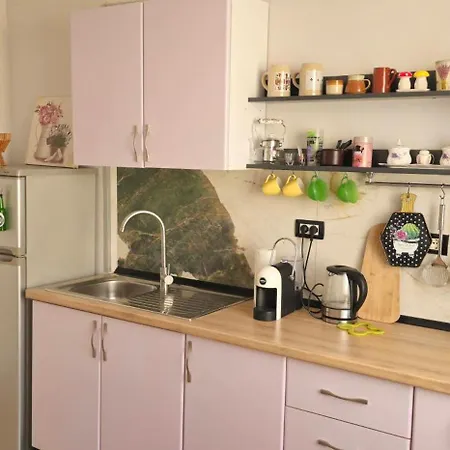 Papu's Home, Center 2br *