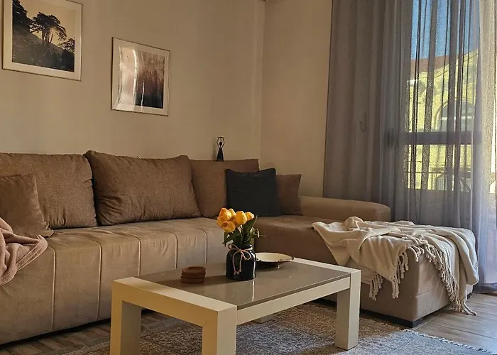 Papu's Home, Center 2br Τίρανα